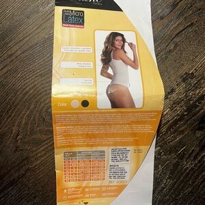 Columbian faja. Black Shapewear Bodysuit with High-Cut Design